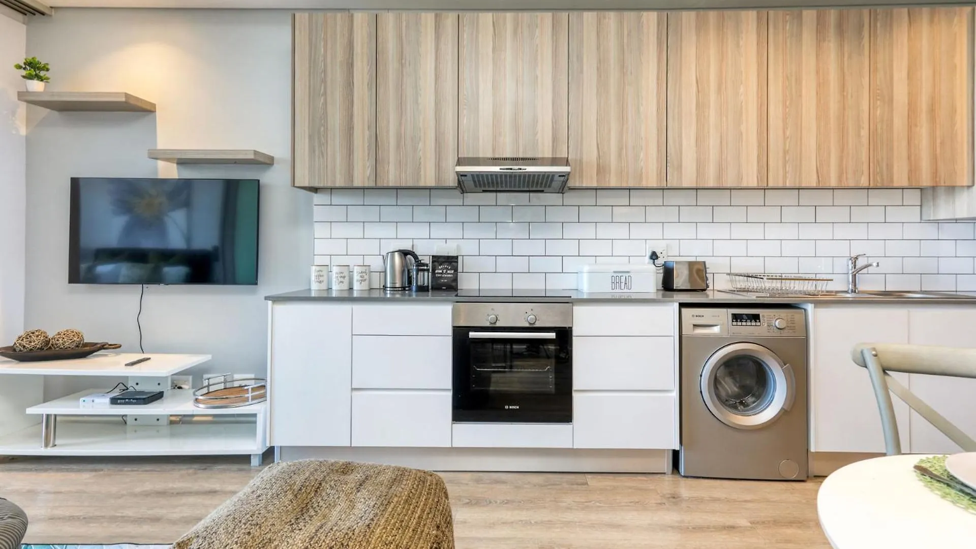 Backup-Powered Balcony Apartment Cape Town 0*,  South Africa