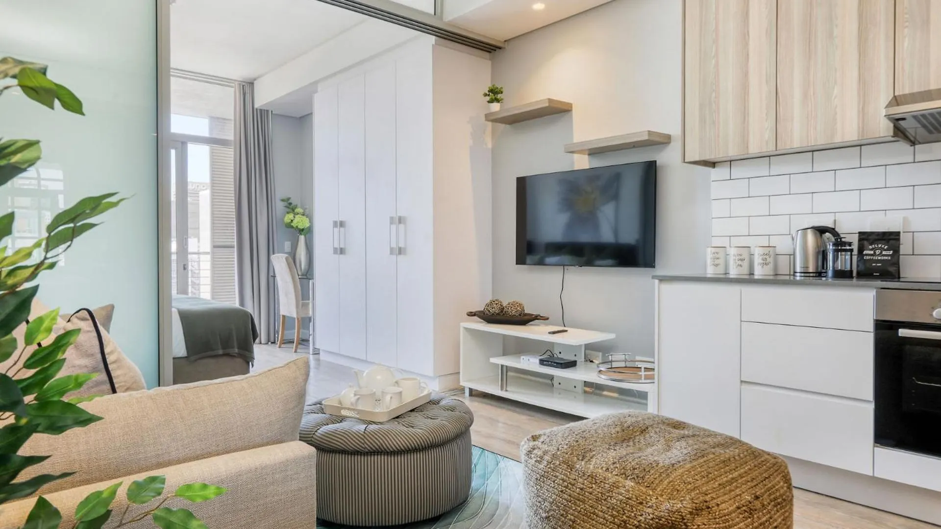 Backup-Powered Balcony Apartment Cape Town